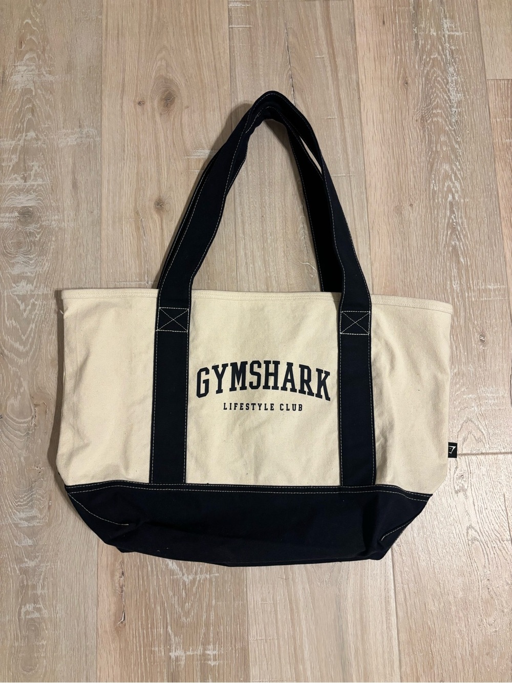 Gymshark Collegiate
Oversized Beige and Dark Blue Large Duffel Tote Bag - New